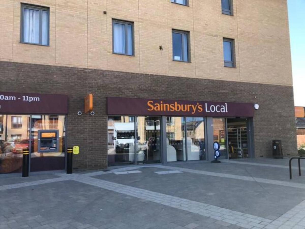 Contemporary Trumpington Apartment With Self Check-In ,Free On-Site Parking, Terrace, Super Fast Wifi & 5 Mins Drive To Papworth & Addenbrookes Hospitals Cambridge  Ngoại thất bức ảnh