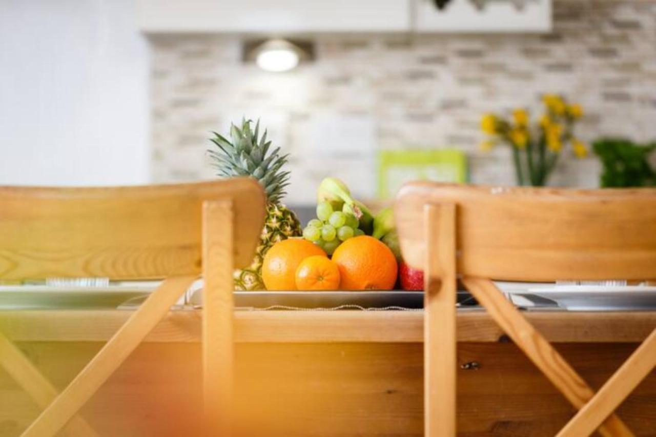 Contemporary Trumpington Apartment With Self Check-In ,Free On-Site Parking, Terrace, Super Fast Wifi & 5 Mins Drive To Papworth & Addenbrookes Hospitals Cambridge  Ngoại thất bức ảnh