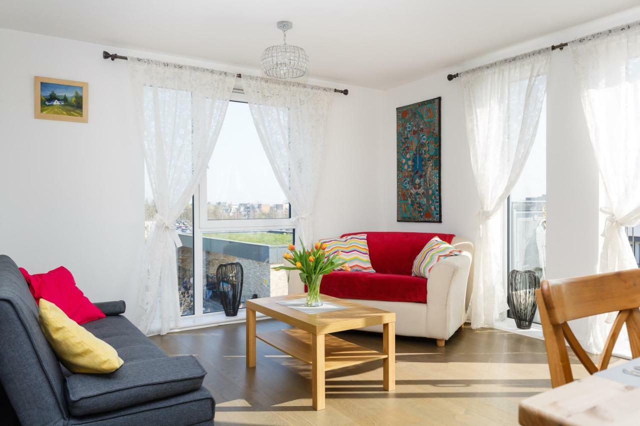 Contemporary Trumpington Apartment With Self Check-In ,Free On-Site Parking, Terrace, Super Fast Wifi & 5 Mins Drive To Papworth & Addenbrookes Hospitals Cambridge  Ngoại thất bức ảnh