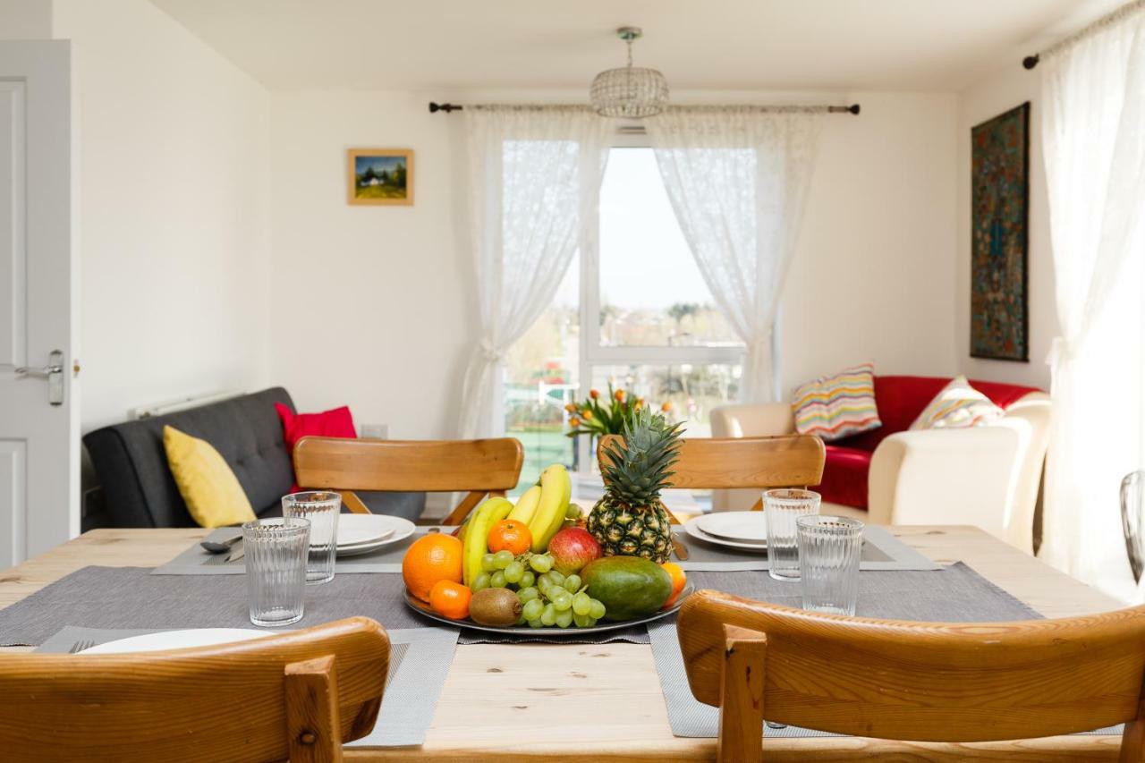 Contemporary Trumpington Apartment With Self Check-In ,Free On-Site Parking, Terrace, Super Fast Wifi & 5 Mins Drive To Papworth & Addenbrookes Hospitals Cambridge  Ngoại thất bức ảnh
